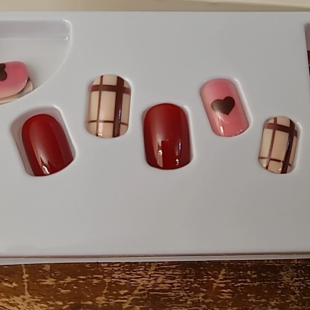 30pcs Hearts & Plaid Press On Nails
